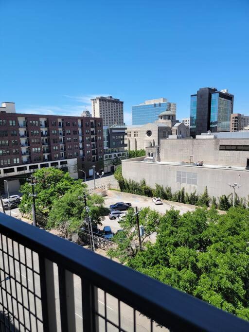 Sodo City Gem: Rooftop Skyline Pool Parking Wi-Fi Houston Dış mekan fotoğraf